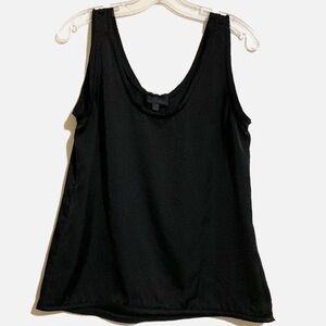Banana Republic Timeless Classic Sleeveless Tank in Black. Size Small